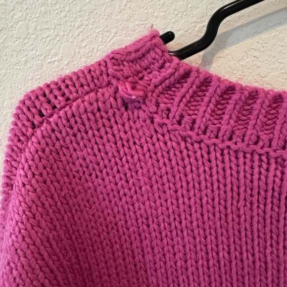 🌻 Fuchsia Floral Embroidered Sweater 🌻 - Picture 3 of 5